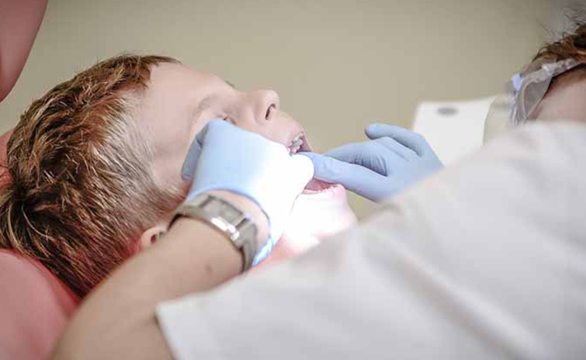 Malocclusione-dentale-carie-nei-denti-da-latte Carie nei denti da latte: fattori di rischio per la malocclusione